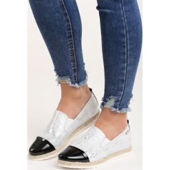 Białe Espadryle Phia. Białe espadryle Born2be, bez wzorów, ze skóry, bez obcasa, na płaskiej podeszwie, bez zapięcia. Za 59.99 zł.