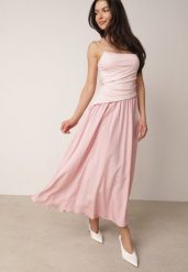 Różowa Bawełniana Sukienka Koktajlowa na Ramiączkach z Asymetryczną Górą Thelis. Czerwone sukienki Born2be, na co dzień, l, bez wzorów, z bawełny, eleganckie, z asymetrycznym kołnierzem, bez ramiączek, maxi, asymetryczne. Za 169.99 zł.