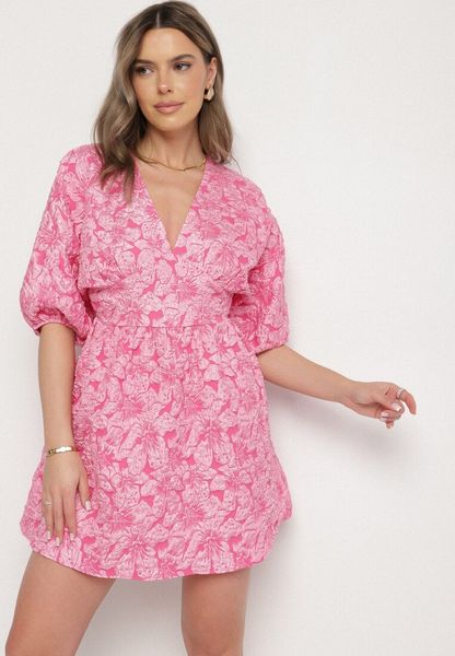 Różowa Rozkloszowana Sukienka z Rękawami Nietoperz z Tłoczeniem Darinel. Czerwone sukienki Born2be, na co dzień, l, bez wzorów, z jeansu, klasyczne, bez kołnierzyka, bez ramiączek, mini, rozkloszowane. Za 139.99 zł.