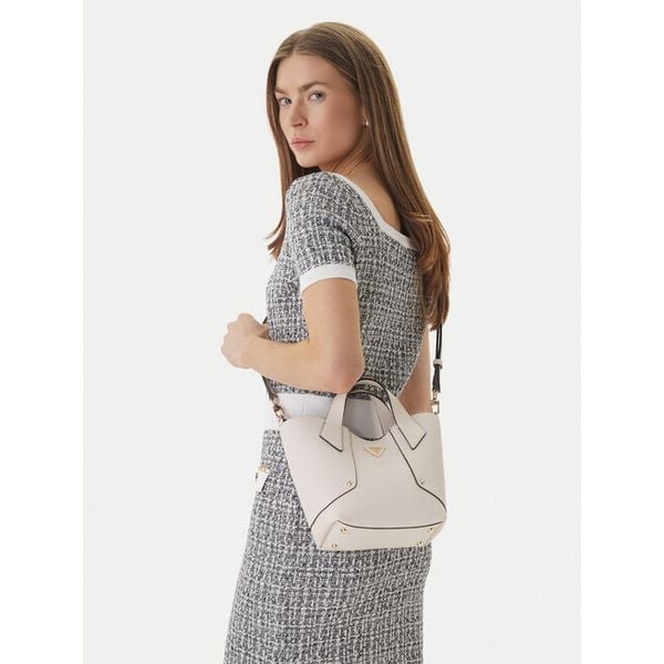 Torebka Guess. Brązowe torebki klasyczne Guess, z aplikacjami, bez dodatków. Za 407.99 zł.
