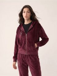 Welurowa bluza hoodie z biżuteryjną aplikacją - czerwony. Czerwone bluzy sportowe Sinsay, l, z aplikacjami, z weluru, bez kaptura. Za 49.99 zł.