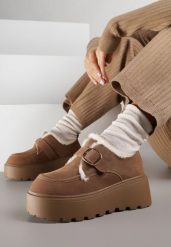 Brązowe Śniegowce na Grubej Podeszwie z Paskiem z Klamerką i Futerkiem Uwedina. Brązowe trapery i śniegowce Born2be, z futra. Za 139.99 zł.