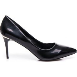 Small Swan czarne Lakierowane Szpilki Black. Czarne szpilki Small Swan, bez wzorów, z lakierowanej skóry, bez obcasa, na szpilce, bez zapięcia. Za 75.90 zł.