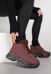 Bordowe Traperki Sneakersy Vices na Grubej Tłoczonej Platformie Typu Traperki Narrise. Czerwone trapery i śniegowce Born2be, z jeansu. Za 99.99 zł.