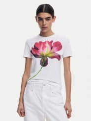 Desigual T-Shirt Plata 25SWTK24 Écru Regular Fit. T-shirty Desigual, s, bez wzorów, z bawełny, bez kołnierzyka, bez ramiączek. Za 109.99 zł.