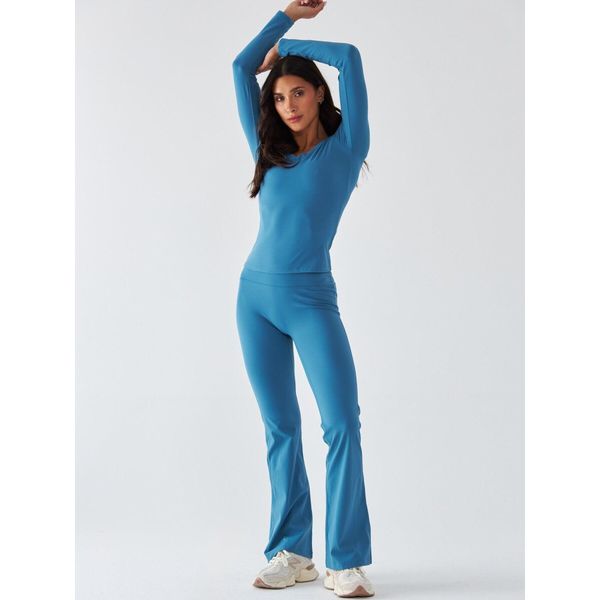 Legginsy Dzwony - Morning Dew BeShaped. Niebieskie legginsy BESHAPED, bez wzorów, z elastanu, na jogę i pilates. Za 219.00 zł.