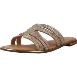 Sandały GEOX D SOZY PLUS Złoty. Żółte sandały Geox, bez wzorów, ze skóry, sportowe, bez obcasa, bez zapięcia. Za 352.99 zł.