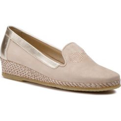 Espadryle SPIFFY - C-91221-52 Beig/Platino 708. Brązowe espadryle Spiffy, z aplikacjami, z materiału, bez obcasa, na płaskiej podeszwie, bez zapięcia. W wyprzedaży za 279.00 zł.