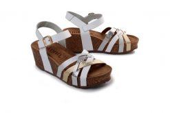 YOKONO BARI-264 NAP MULTI PLATA, sandały damskie. Białe sandały Yokono, bez wzorów, ze skóry, bez obcasa, na koturnie, bez zapięcia. Za 269.90 zł.