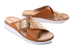 INBLU CN-32 camel, klapki damskie. Brązowe klapki Inblu, bez wzorów, bez obcasa. Za 73.43 zł.