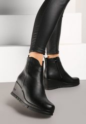 Czarne Botki na Koturnie z Ekoskóry z Ociepleniem w Klasycznym Stylu Ninilia. Czarne botki Renee, bez wzorów, z dzianiny, bez obcasa, na koturnie, bez zapięcia. Za 159.99 zł.