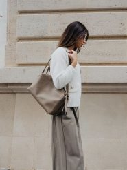 Maison héritage PARIS Skórzana torebka "Toki" w kolorze beżowym - 34 x 18 x 12 cm rozmiar: onesize. Brązowe torby na ramię Maison héritage PARIS, bez wzorów, z materiału, na ramię, bez dodatków. Za 435.95 zł.