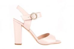 Sandały Bayla-056 8023-203 Beżowe Sandały 19 - 37. Brązowe sandały Bayla, bez wzorów, ze skóry, biznesowe, bez obcasa, bez zapięcia. W wyprzedaży za 134.10 zł.