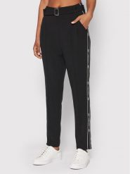 Liu Jo Spodnie materiałowe TA2213 T8423 Czarny Regular Fit. Czarne spodnie materiałowe Liu Jo, s, bez wzorów, z materiału. Za 339.99 zł.