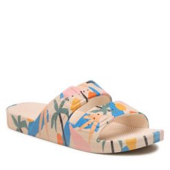Klapki Freedom Moses. Brązowe klapki Freedom Moses, bez wzorów, bez obcasa. Za 249.99 zł.