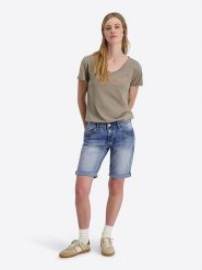 Timezone Szorty dżinsowe "Nali" - Slim fit - w kolorze niebieskim rozmiar: W32. Niebieskie szorty Timezone, bez wzorów, klasyczne. Za 153.34 zł.