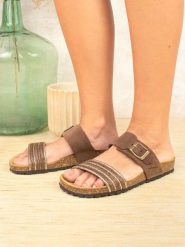 Billowy Skórzane klapki w kolorze brązowym rozmiar: 40. Brązowe klapki Billowy, bez wzorów, z materiału, z otwartym noskiem, bez obcasa. Za 197.95 zł.