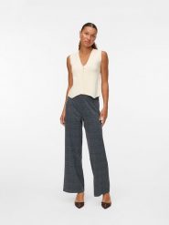 Vero Moda Top dzianinowy w kolorze kremowym rozmiar: XS. Brązowe topy Vero Moda, xs, bez wzorów, z dzianiny, bez kołnierzyka, bez ramiączek. Za 87.45 zł.