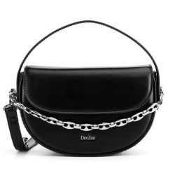 Torebka DeeZee. Czarne torebki klasyczne DeeZee, bez wzorów, bez dodatków. Za 139.99 zł.