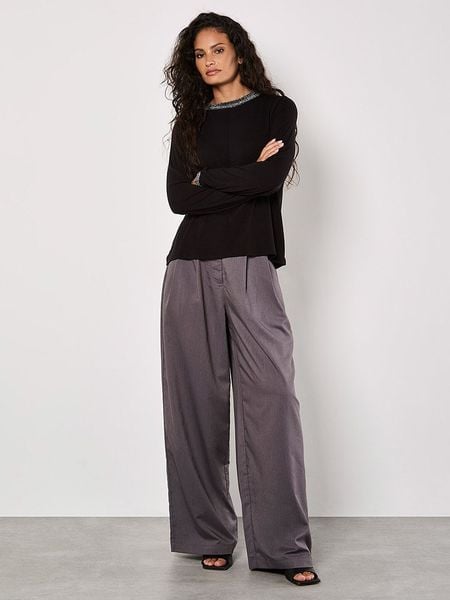 Apricot Koszulka w kolorze czarnym rozmiar: L. Czarne bluzki Apricot, l, bez wzorów, bez kołnierzyka, bez ramiączek. Za 78.66 zł.