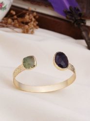 L'Atelier de Gaia Pozłacana bransoletka z elementami ozdobnymi rozmiar: onesize. Różowe bransoletki L'Atelier de Gaia, z prehnitem, pozłacane. Za 95.69 zł.