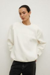 Klasyczna bluza z HAFTEM w kolorze CREAM- NOEL. Bluzy Marsala, m, bez wzorów, z bawełny, bez kaptura. Za 339.90 zł.