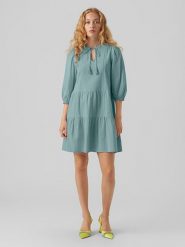 Vero Moda Sukienka w kolorze błękitnym rozmiar: XL. Niebieskie sukienki Vero Moda, xl, bez wzorów, z bawełny, bez kołnierzyka, bez ramiączek, mini. Za 88.02 zł.