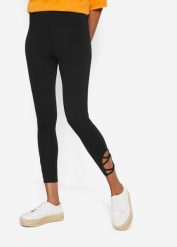 Legginsy 7/8 z wysoką talią z wygodnym paskiem. Czarne legginsy bonprix, bez wzorów. Za 67.99 zł.