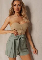 Zielone Szorty z Bawełny z Gumką w Talii i Paskami po Bokach Nellvina. Zielone szorty Renee, bez wzorów, z bawełny, eleganckie. Za 49.99 zł.