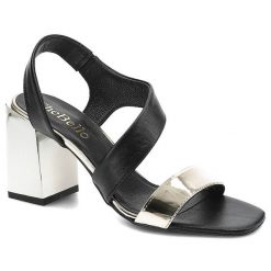 Czarne Sandały Chebello Wygodne Skórzane Buty Damskie. Czarne sandały CheBello, bez wzorów, ze skóry, biznesowe, bez obcasa, na obcasie, bez zapięcia. Za 239.00 zł.