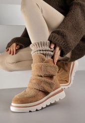 Brązowe Botki Typu Śniegowce na Platformie z Dwoma Ozdobnymi Rzepami Edarlia. Brązowe botki Renee, bez wzorów, z jeansu, bez obcasa, na platformie, bez zapięcia. Za 149.99 zł.