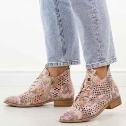 Multi ażurowe botki damskie Potocki 12091. Żółte botki POTOCKI, na jesień, w ażurowe wzory, z materiału, bez obcasa, na obcasie, bez zapięcia. Za 229.00 zł.