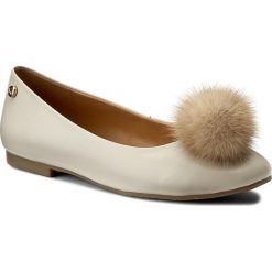 Baleriny KAZAR - Tifa 28831-01-29 Kremowy. Brązowe baleriny Kazar, z aplikacjami, ze skóry, bez obcasa. W wyprzedaży za 289.00 zł.