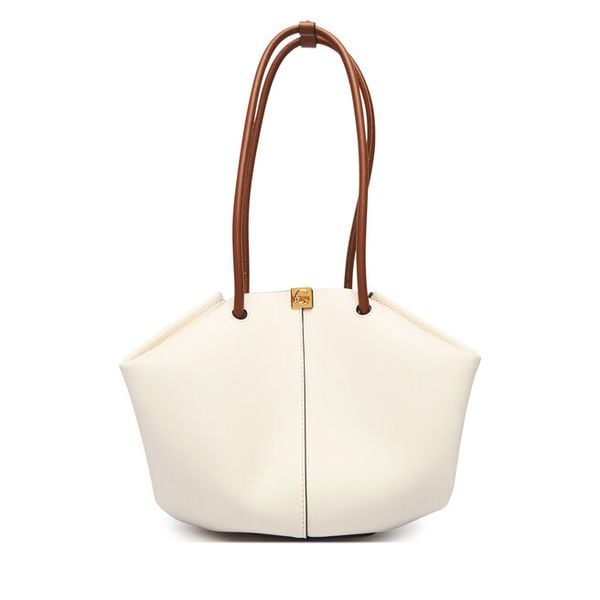 Torebka Coccinelle. Torebki klasyczne Coccinelle, bez wzorów, bez dodatków. Za 1,209.00 zł.