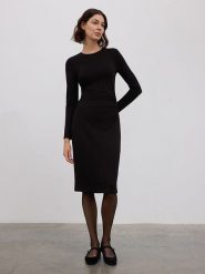 BGN Sukienka w kolorze czarnym rozmiar: 40. Czarne sukienki BGN, na imprezę, bez wzorów, bez kołnierzyka, bez ramiączek, midi. Za 108.74 zł.