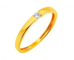 Pierścionek z żółtego złota z brylantem - 0,05 ct - próba 375. Żółte pierścionki Apart, z brylantem, złote. Za 1,190.00 zł.