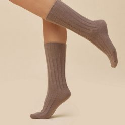 J.brązowe skarpetki damskie Gabriella wełna merino 1214. Brązowe skarpety Gabriella, bez wzorów, z elastanu. Za 35.90 zł.