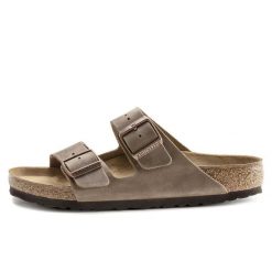 Sandały Birkenstock Arizona Dorosłych. Brązowe sandały Birkenstock, bez wzorów, z nubiku, bez obcasa, bez zapięcia. Za 511.70 zł.