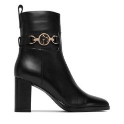 Botki Eva Minge. Czarne botki Eva Minge, bez wzorów, bez obcasa, na słupku, bez zapięcia. Za 579.99 zł.