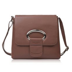 Torebka damska skórzana na ramię brązowa listonoszka klasyczna pojemna Paolo Peruzzi AY-19-BR. Brązowe torby na ramię bez wzorów, z materiału, eleganckie, na ramię, bez dodatków. Za 239.00 zł.