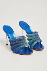 Klapki damskie na szpilce CASADEI. Klapki Casadei, bez wzorów, bez obcasa, na szpilce. W wyprzedaży za 2,469.35 zł.