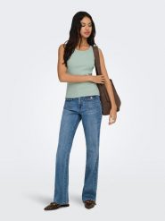 ONLY Top w kolorze miętowym rozmiar: M. Zielone topy Only, m, bez wzorów, bez kołnierzyka, bez ramiączek. Za 43.99 zł.