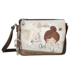 Torebka damska Anekke, na ramię z dekoracyjnym nadrukiem i metalowym logo zapinana na zamek z regulowanym paskiem oraz ozdobnym brelokiem, brązowa, 4. Brązowe torebki klasyczne Anekke, bez wzorów, na ramię, z nadrukiem, bez dodatków. Za 369.00 zł.