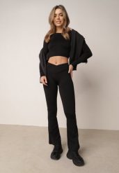 Czarne Legginsy o Fasonie Dzwonów z Wysokim Stanem Jaenlenne. Czarne legginsy Born2be, l, bez wzorów, z jeansu, z podwyższonym stanem. Za 79.99 zł.