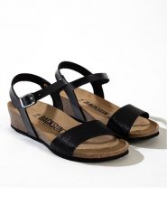 BACKSUN Sandały "Calabria" w kolorze czarnym na koturnie rozmiar: 42. Czarne sandały Backsun, bez wzorów, z materiału, z otwartym noskiem, bez obcasa, na koturnie, bez zapięcia. Za 130.99 zł.