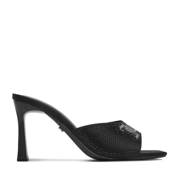 Klapki Juicy Couture. Czarne klapki Juicy Couture, bez wzorów, bez obcasa. Za 249.99 zł.