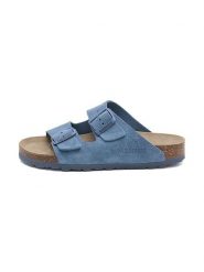 BABUNKERS Family Skórzane klapki w kolorze niebieskim rozmiar: 42. Niebieskie klapki BABUNKERS Family, bez wzorów, z otwartym noskiem, bez obcasa. Za 129.95 zł.