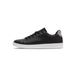 Sneakersy Hummel Court Line. Czarne obuwie sportowe Hummel, bez zapięcia. Za 184.50 zł.