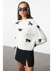 Trendyol Sweter w kolorze kremowym rozmiar: M. Brązowe swetry Trendyol, m, bez wzorów, ze splotem, bez ramiączek. Za 101.23 zł.
