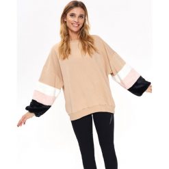 BLUZA Z BUFIASTYMI OZDOBNYMI RĘKAWAMI. Brązowe bluzy TOP SECRET, z aplikacjami, bez ramiączek. W wyprzedaży za 59.99 zł.